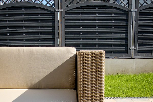 Elegante Beige Terrassendiele  