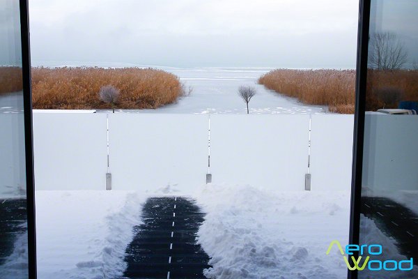 Terrasse mit winterlichem Panorama