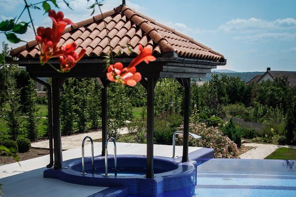 pool und terrasse